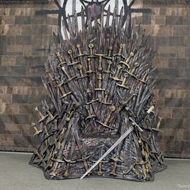 Железный трон из сериала 